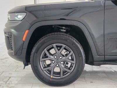 2027 Jeep Grand Cherokee Laredo Altitude