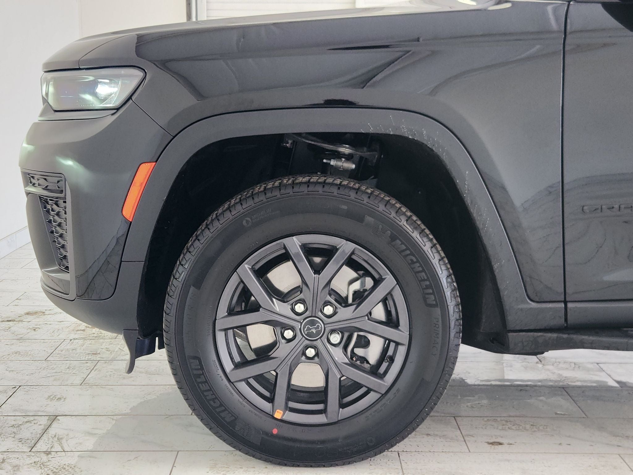 2027 Jeep Grand Cherokee Laredo Altitude