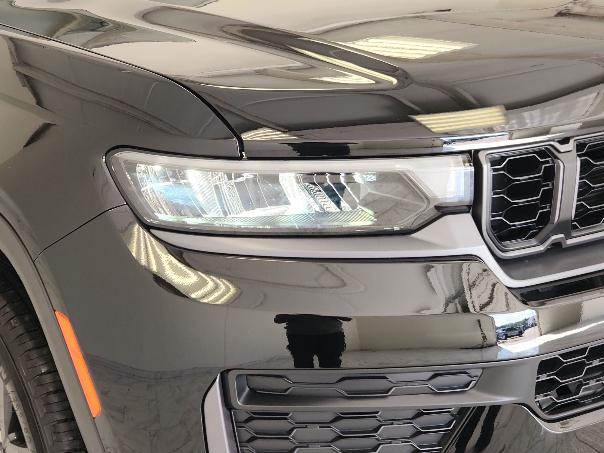 2027 Jeep Grand Cherokee Laredo Altitude