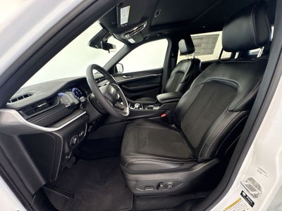 2026 Jeep Grand Cherokee Laredo Altitude