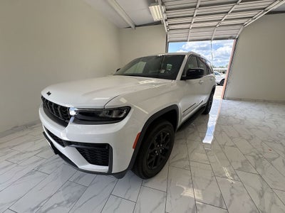 2026 Jeep Grand Cherokee Laredo Altitude
