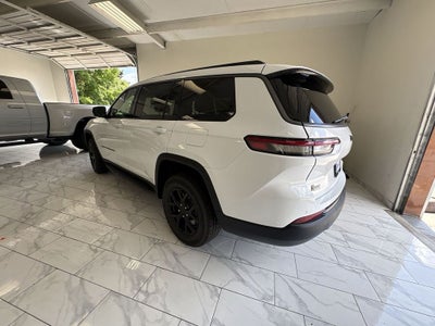 2026 Jeep Grand Cherokee Laredo Altitude