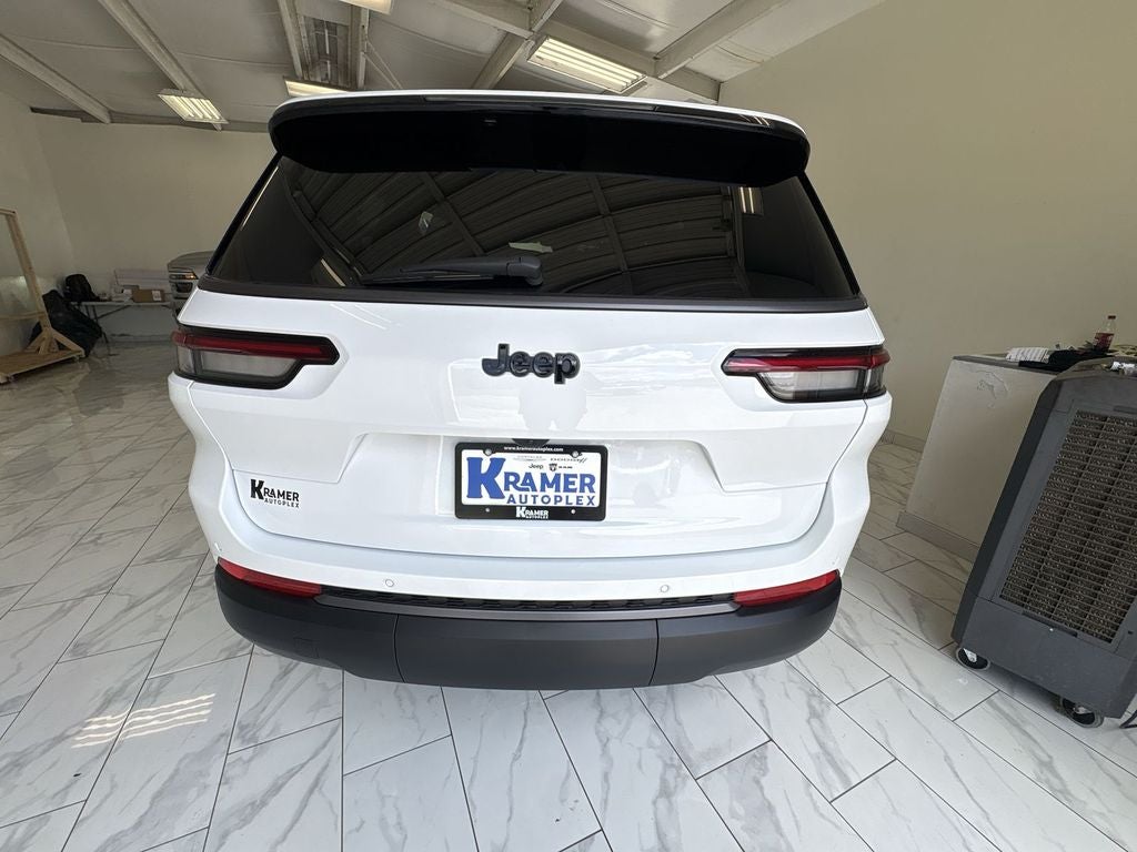 2026 Jeep Grand Cherokee Laredo Altitude