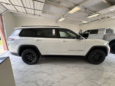 2026 Jeep Grand Cherokee Laredo Altitude