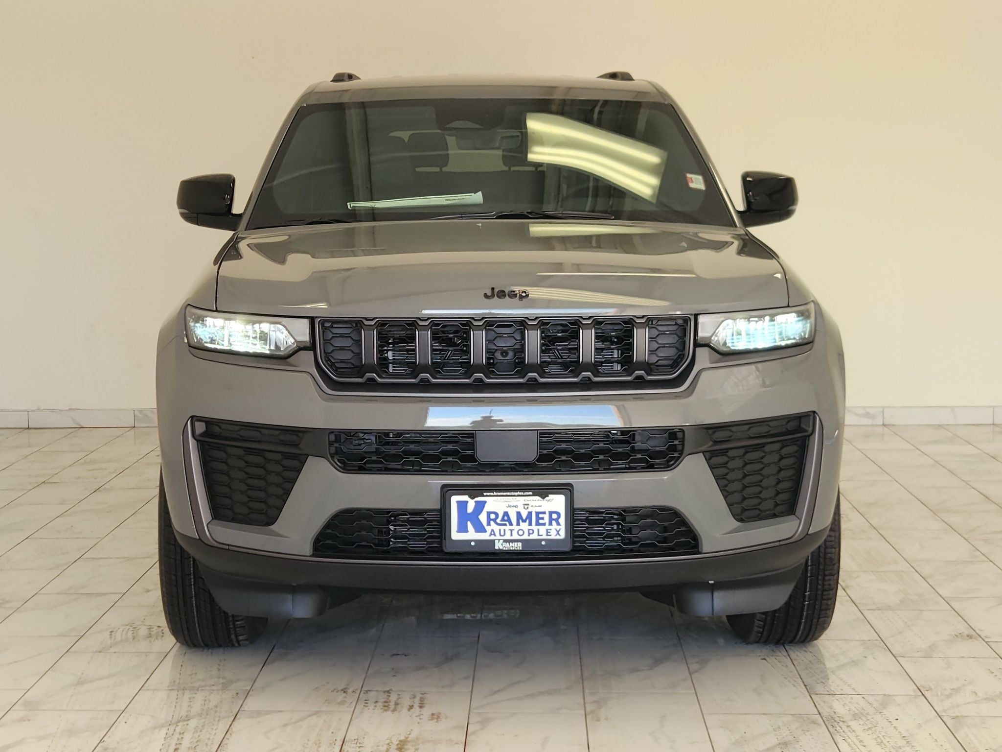 2027 Jeep Grand Cherokee Laredo Altitude