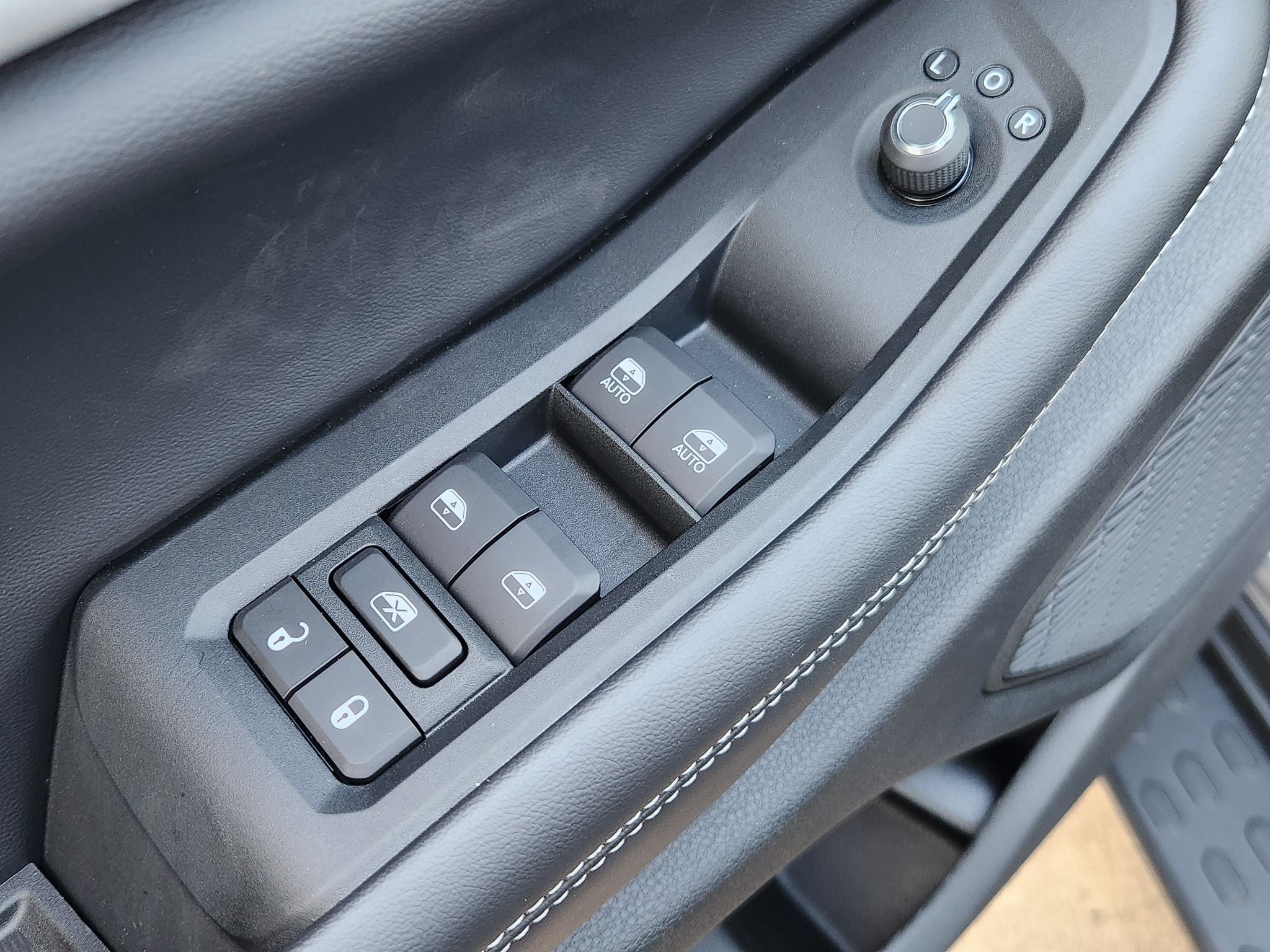 2027 Jeep Grand Cherokee Laredo Altitude