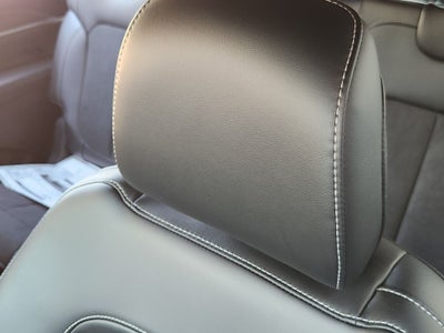 2027 Jeep Grand Cherokee Laredo Altitude