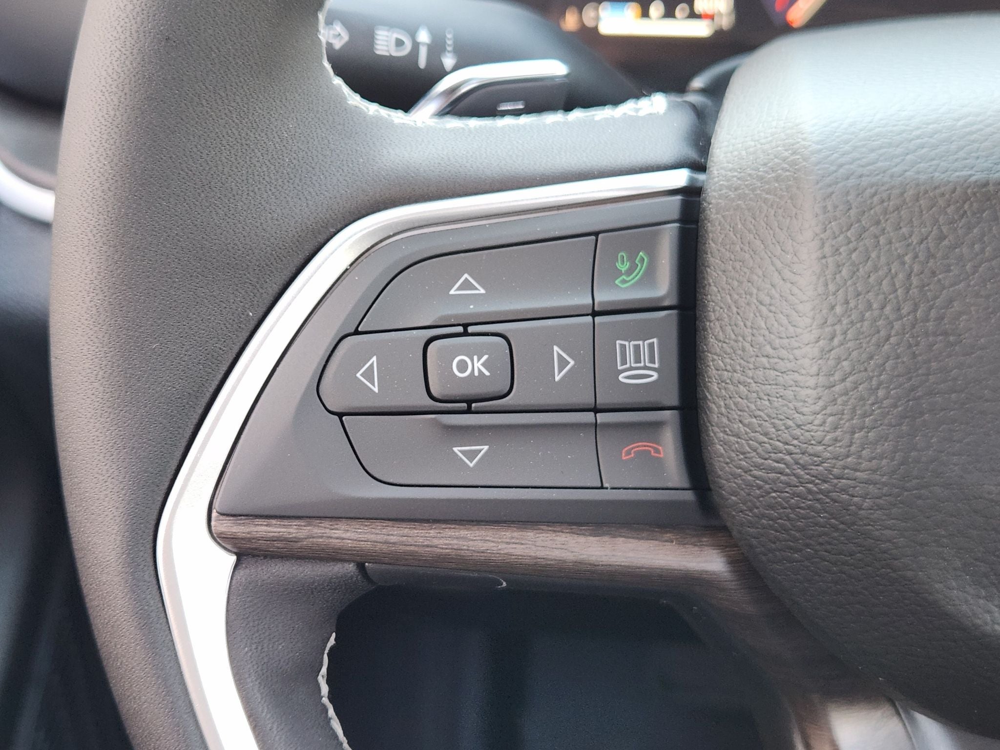 2027 Jeep Grand Cherokee Laredo Altitude