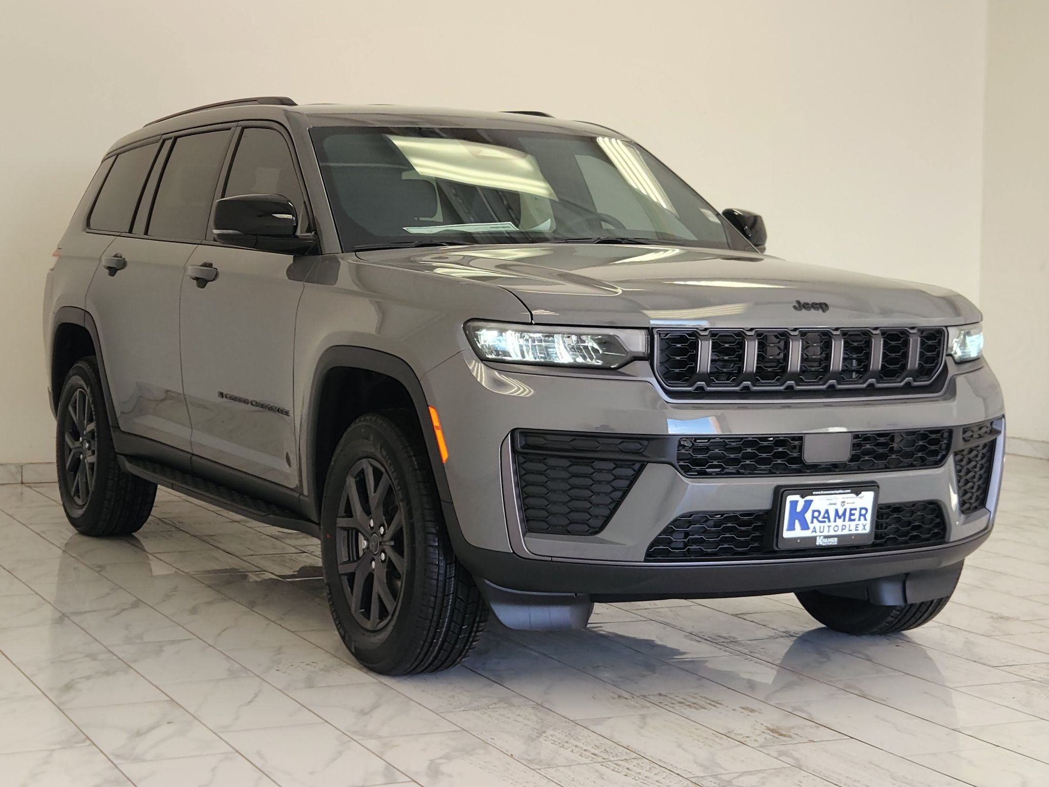 2027 Jeep Grand Cherokee Laredo Altitude