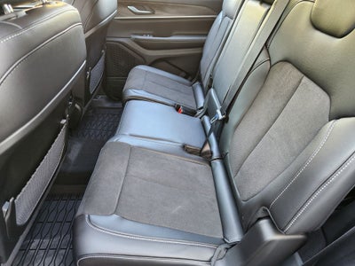 2027 Jeep Grand Cherokee Laredo Altitude