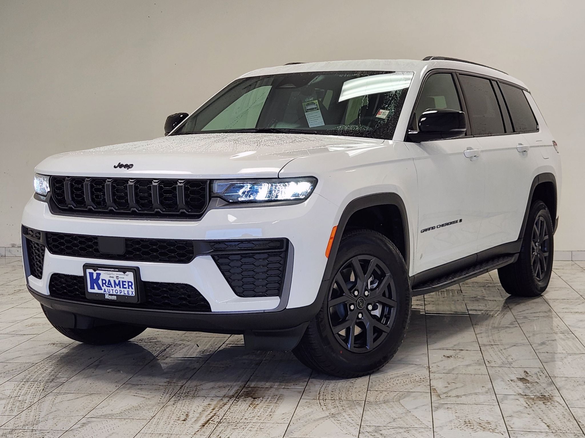 2027 Jeep Grand Cherokee Laredo Altitude