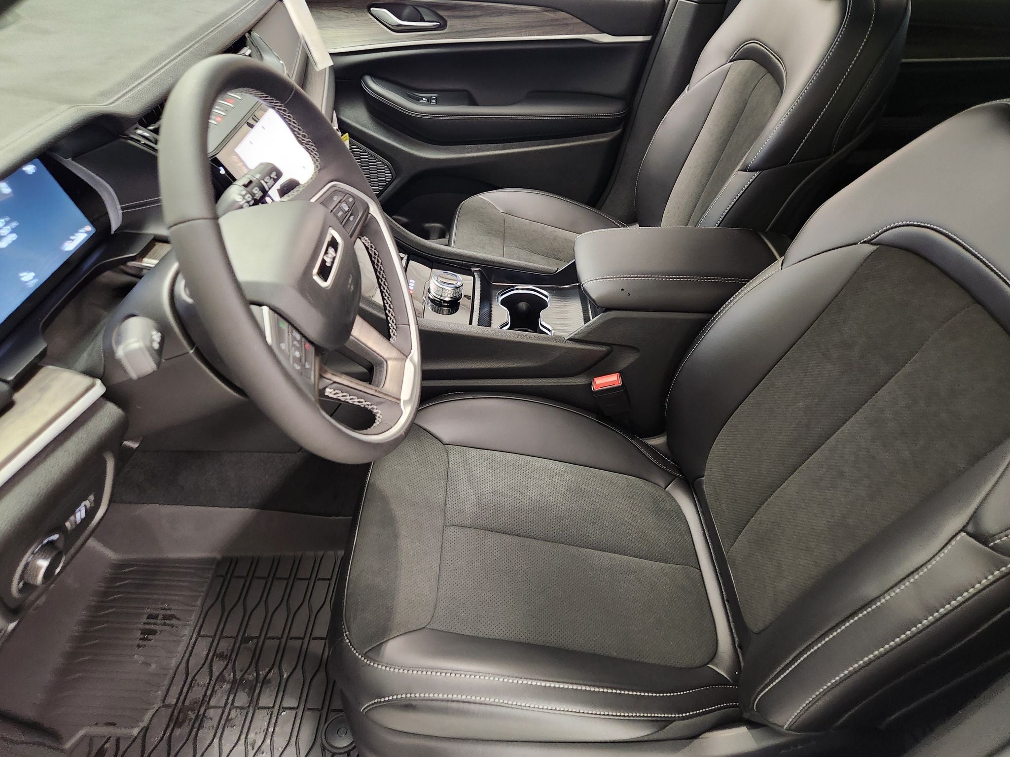 2027 Jeep Grand Cherokee Laredo Altitude