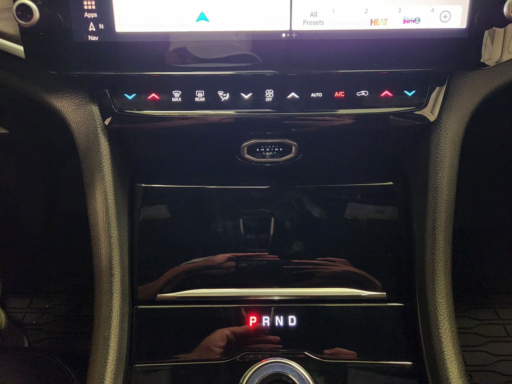 2027 Jeep Grand Cherokee Laredo Altitude