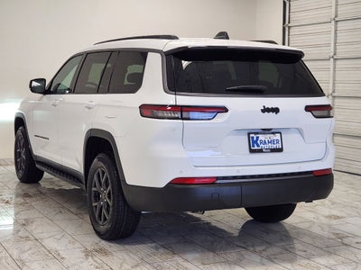 2027 Jeep Grand Cherokee Laredo Altitude