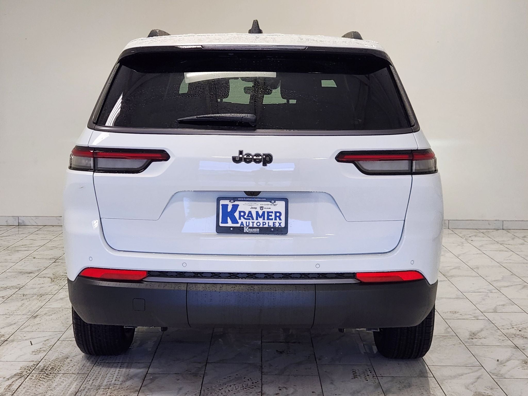 2027 Jeep Grand Cherokee Laredo Altitude