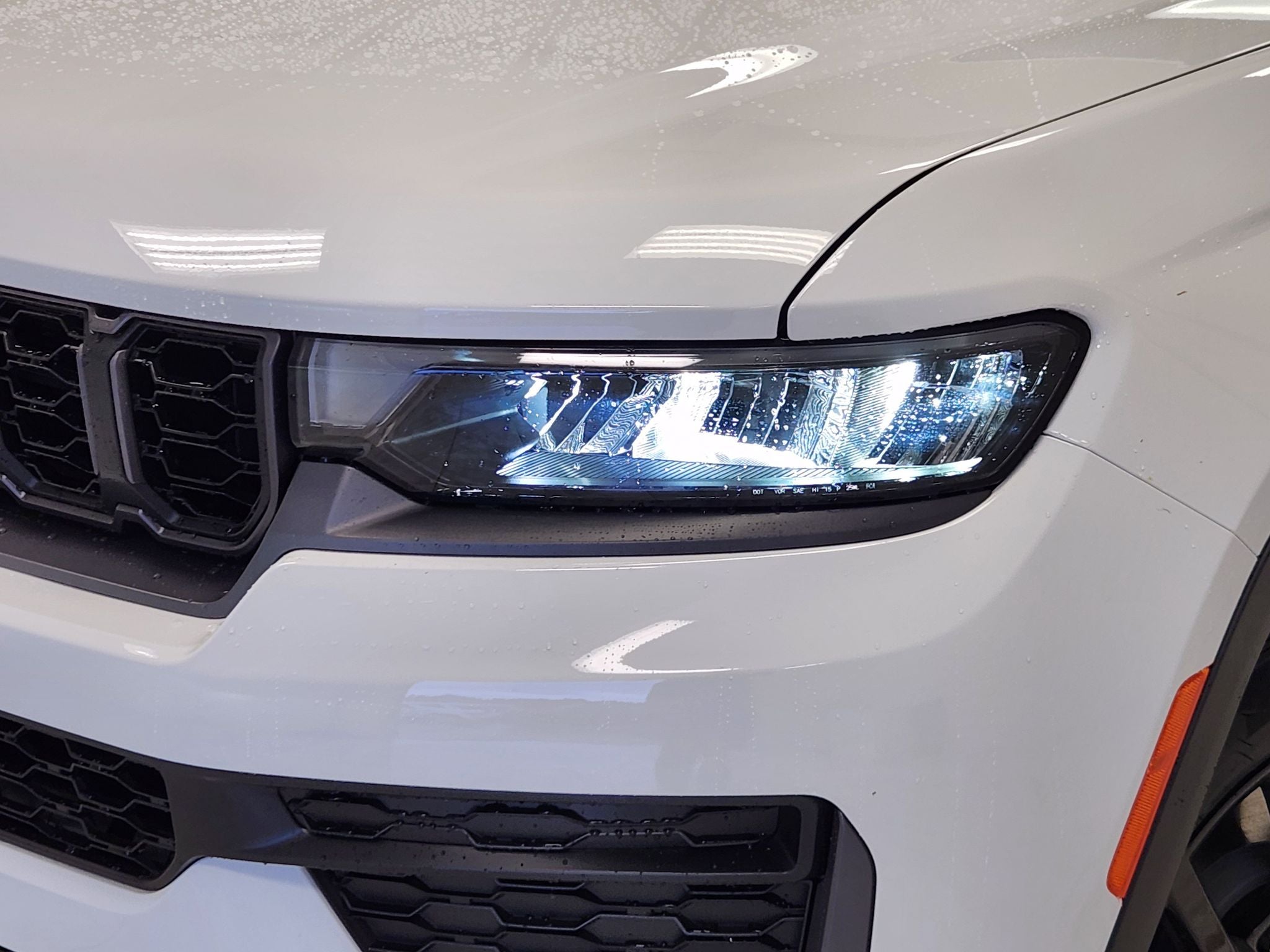 2027 Jeep Grand Cherokee Laredo Altitude