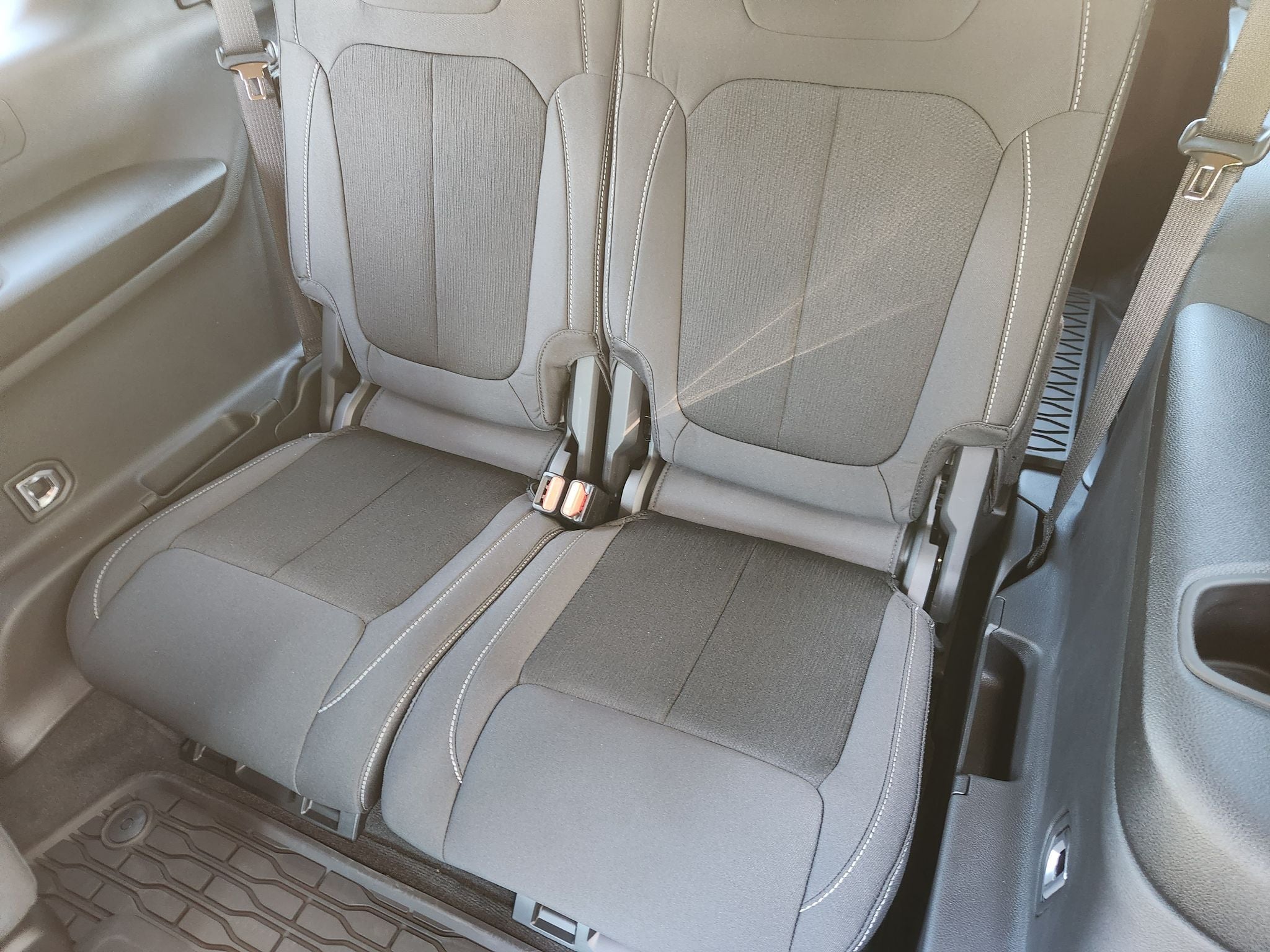 2027 Jeep Grand Cherokee Laredo X