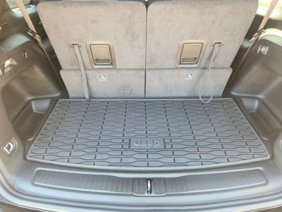 2027 Jeep Grand Cherokee Laredo X