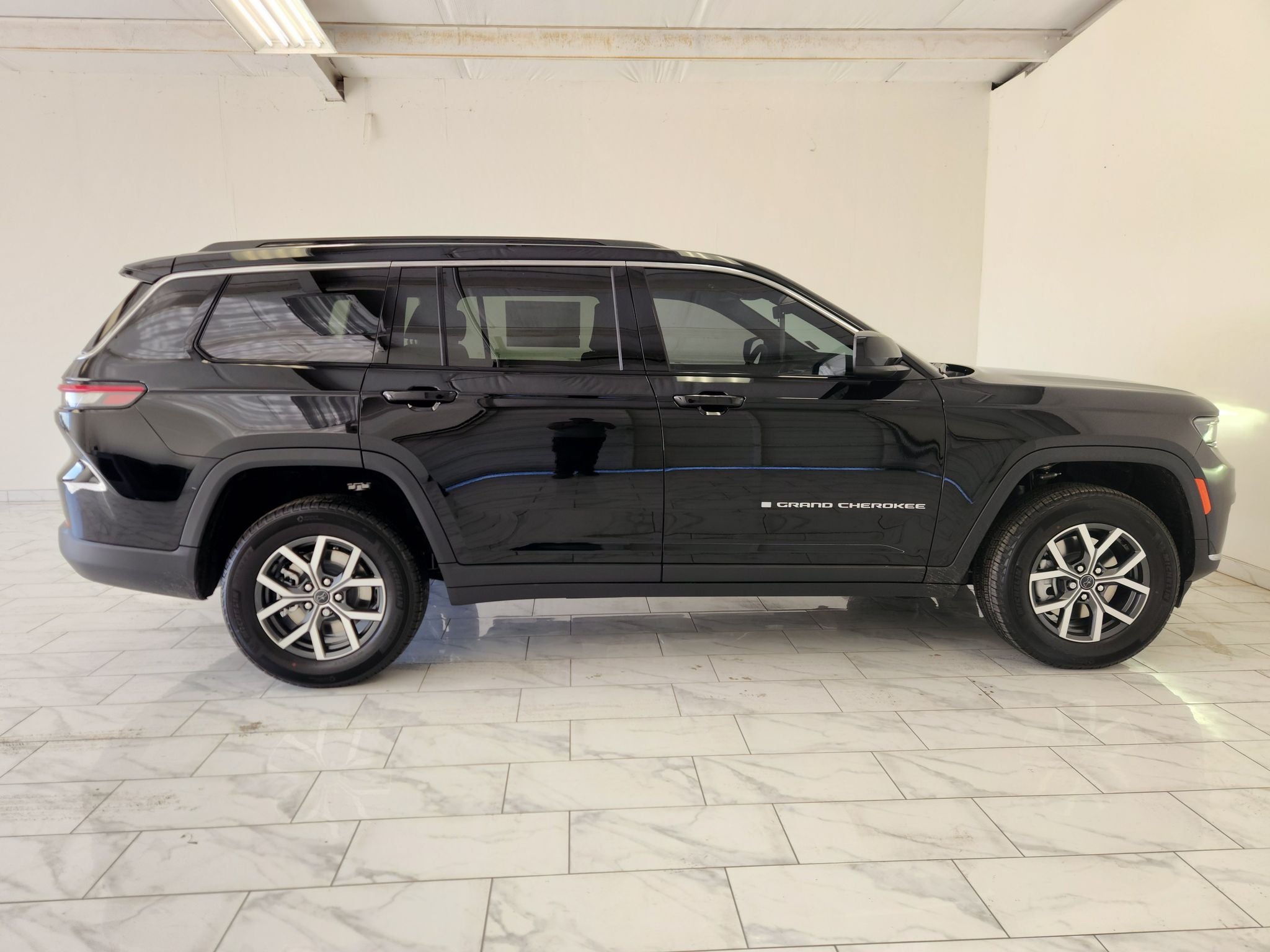 2027 Jeep Grand Cherokee Laredo X