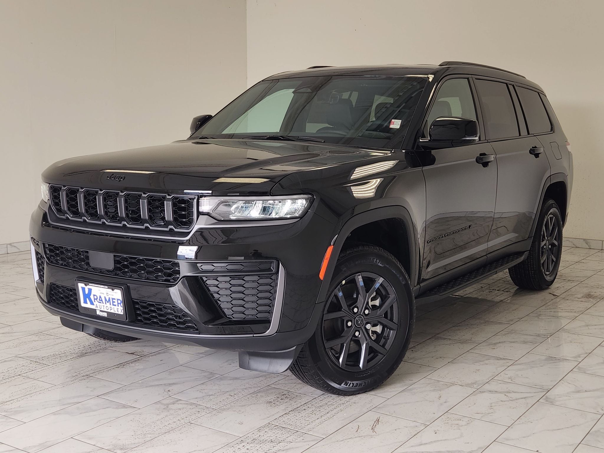 2027 Jeep Grand Cherokee Laredo Altitude