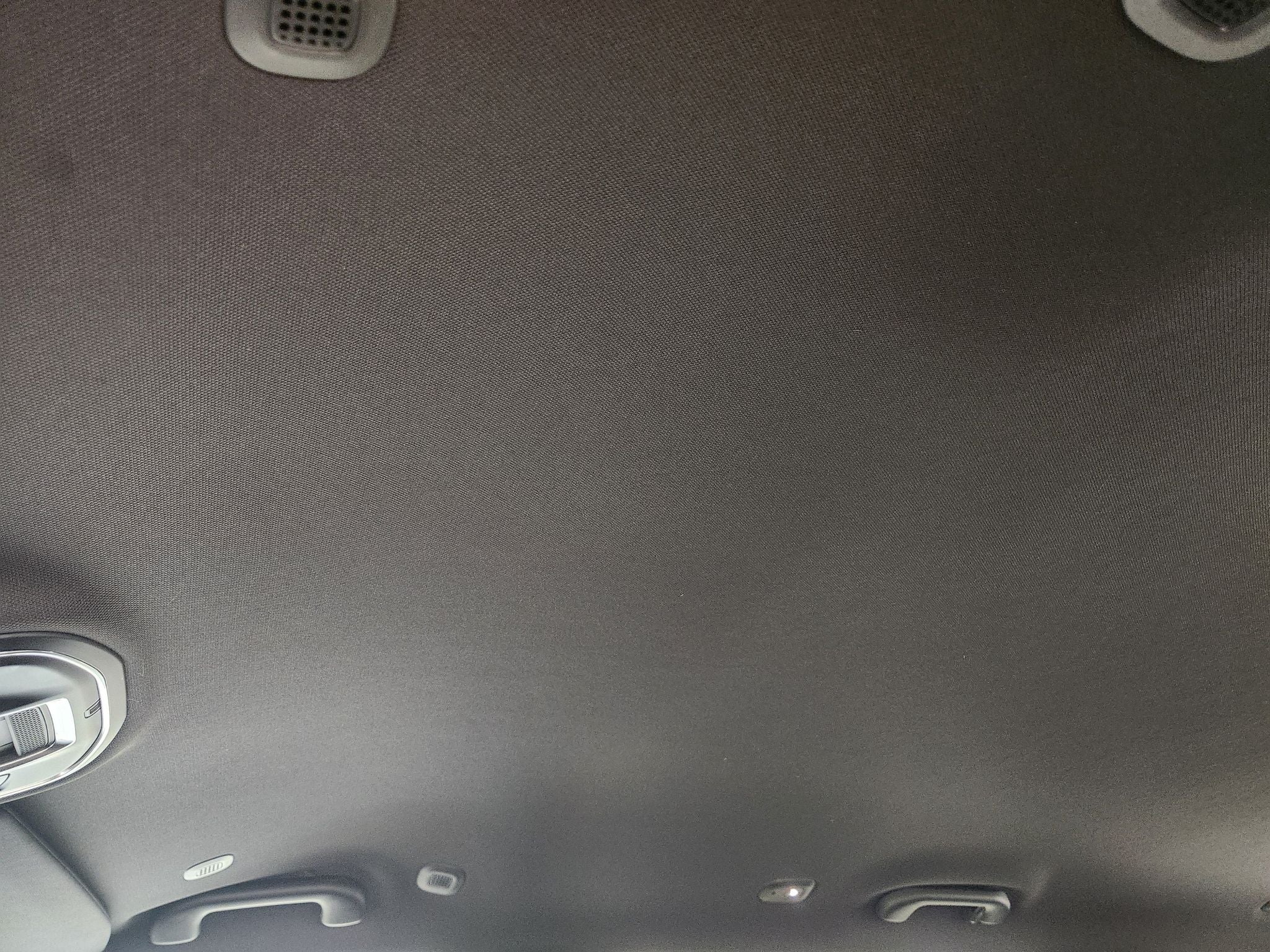 2027 Jeep Grand Cherokee Laredo Altitude