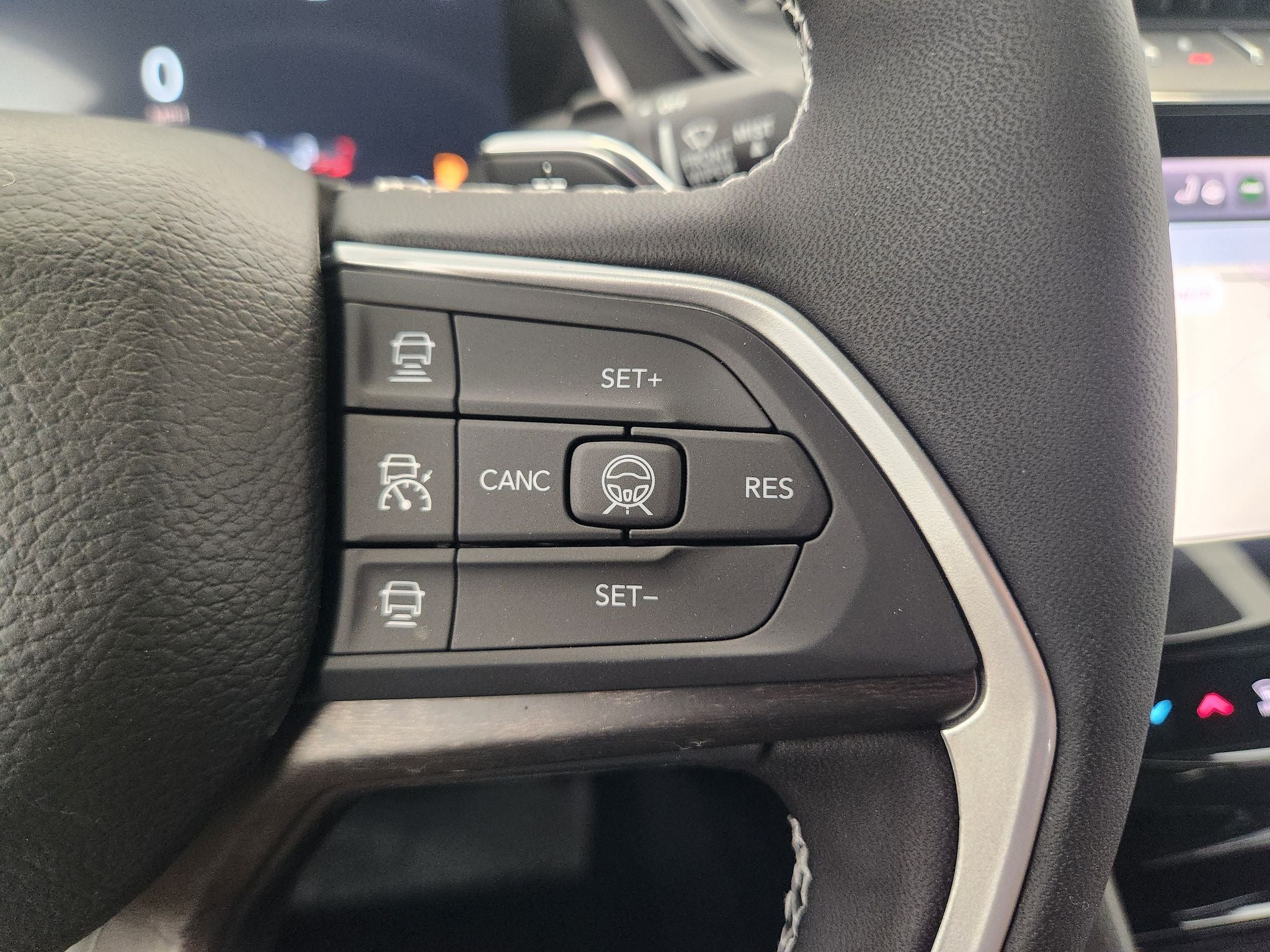 2027 Jeep Grand Cherokee Laredo Altitude
