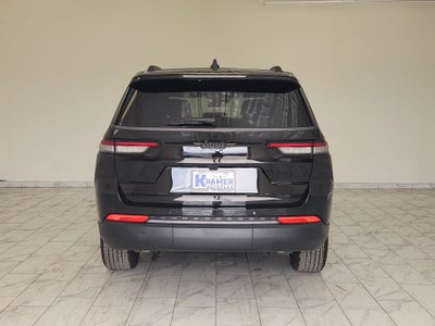 2027 Jeep Grand Cherokee Laredo Altitude