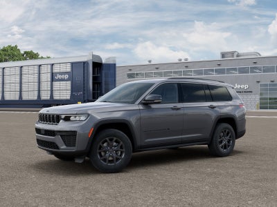 2027 Jeep Grand Cherokee Laredo / Altitude