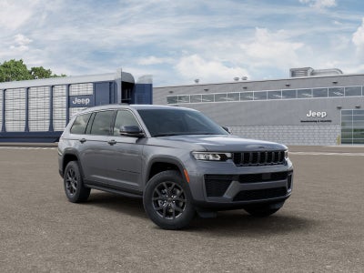 2027 Jeep Grand Cherokee Laredo / Altitude