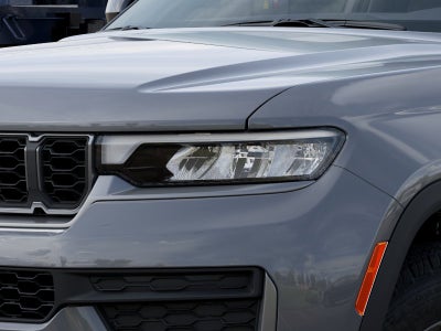2027 Jeep Grand Cherokee Laredo / Altitude