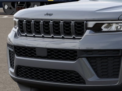 2027 Jeep Grand Cherokee Laredo / Altitude