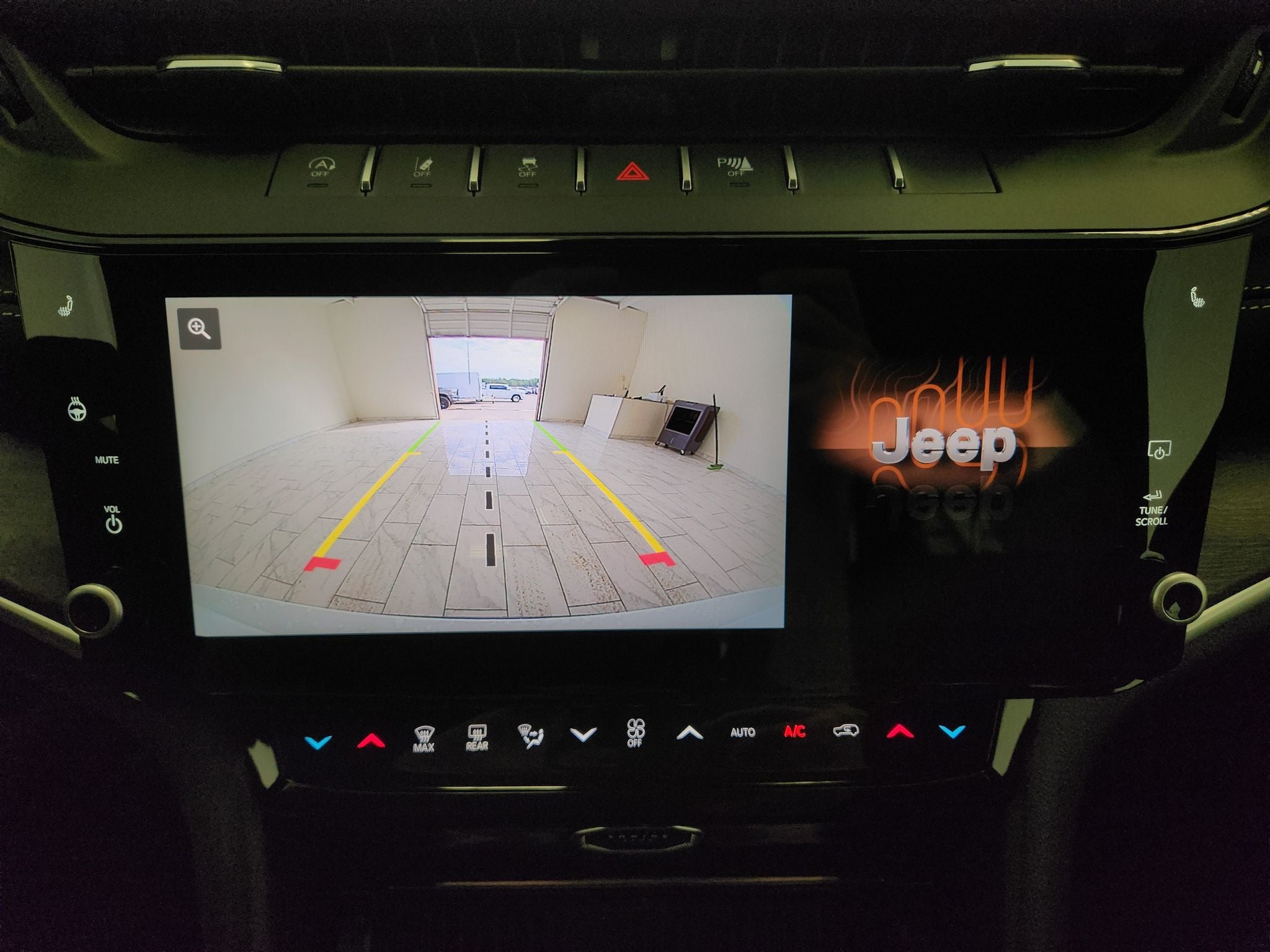 2027 Jeep Grand Cherokee Laredo Altitude