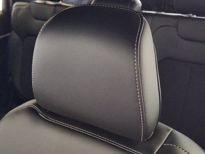 2027 Jeep Grand Cherokee Laredo Altitude