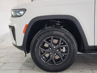 2027 Jeep Grand Cherokee Laredo Altitude