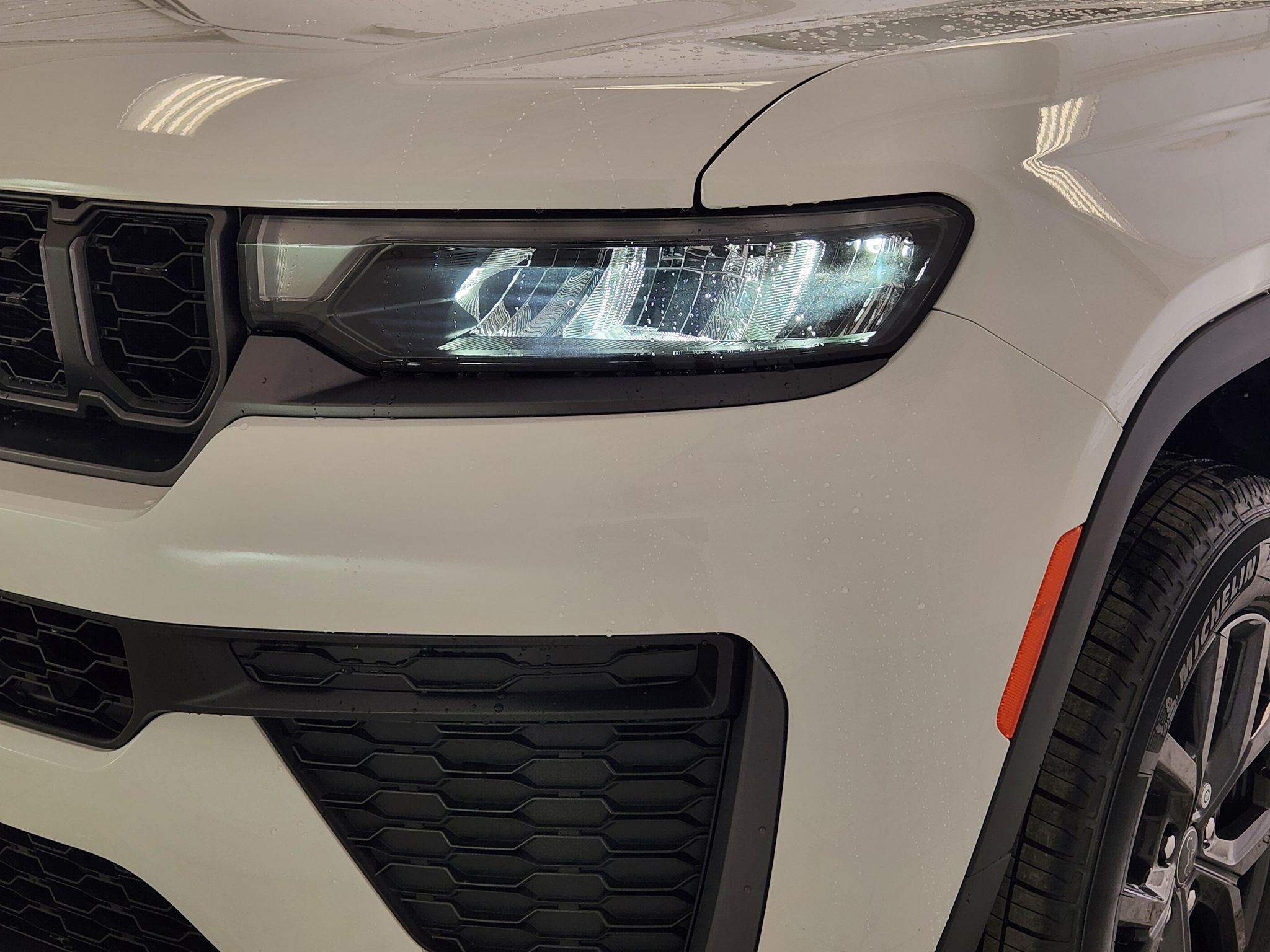 2027 Jeep Grand Cherokee Laredo Altitude