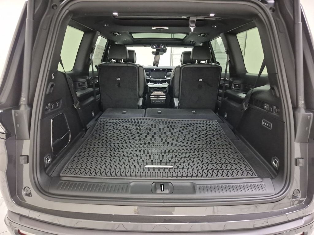 2026 Jeep Grand Wagoneer Base