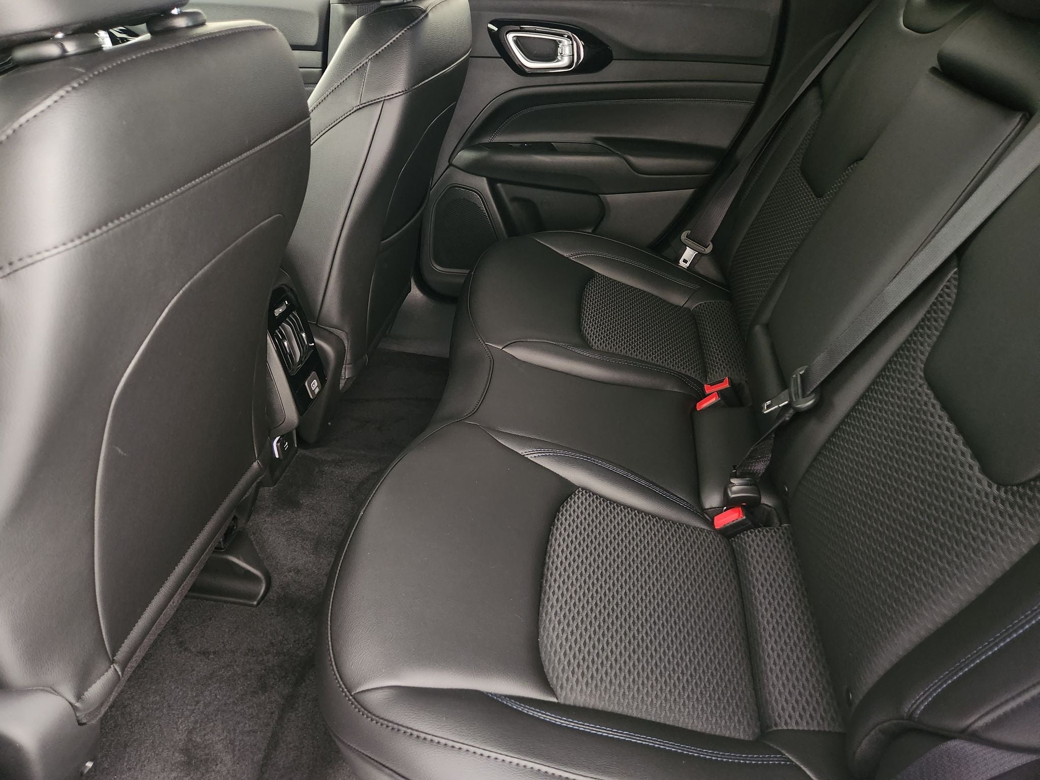 2027 Jeep Compass Latitude Altitude