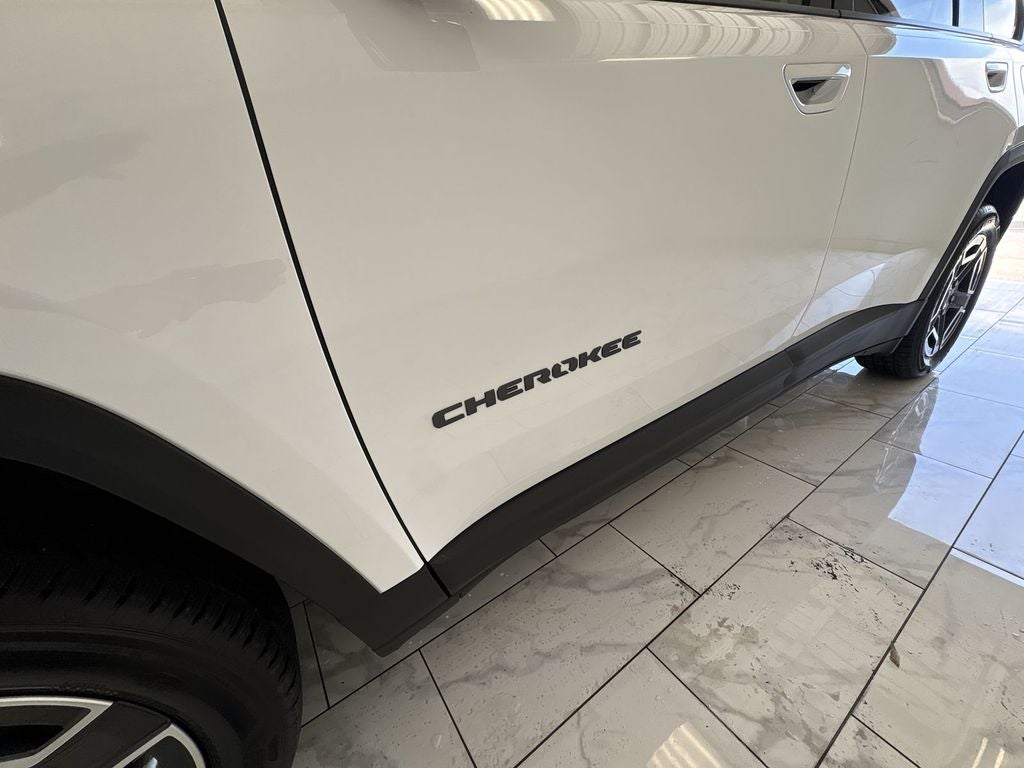 2026 Jeep Cherokee Laredo