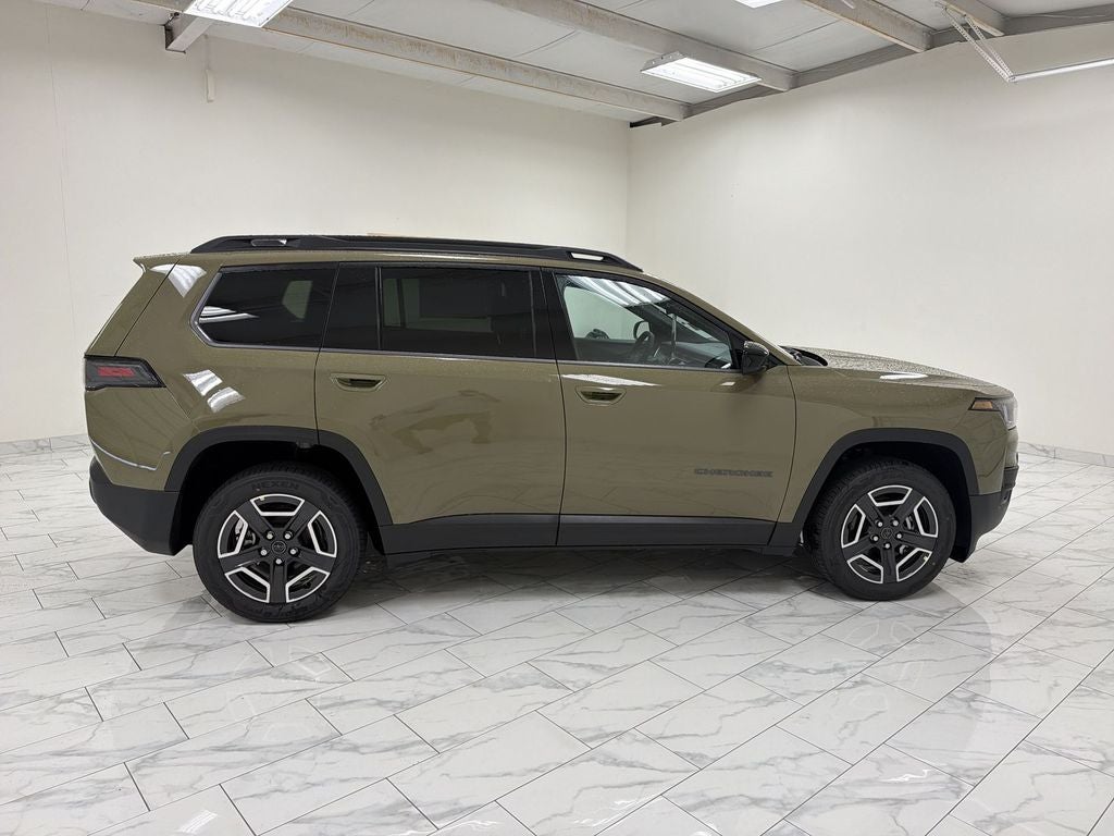 2026 Jeep Cherokee Laredo