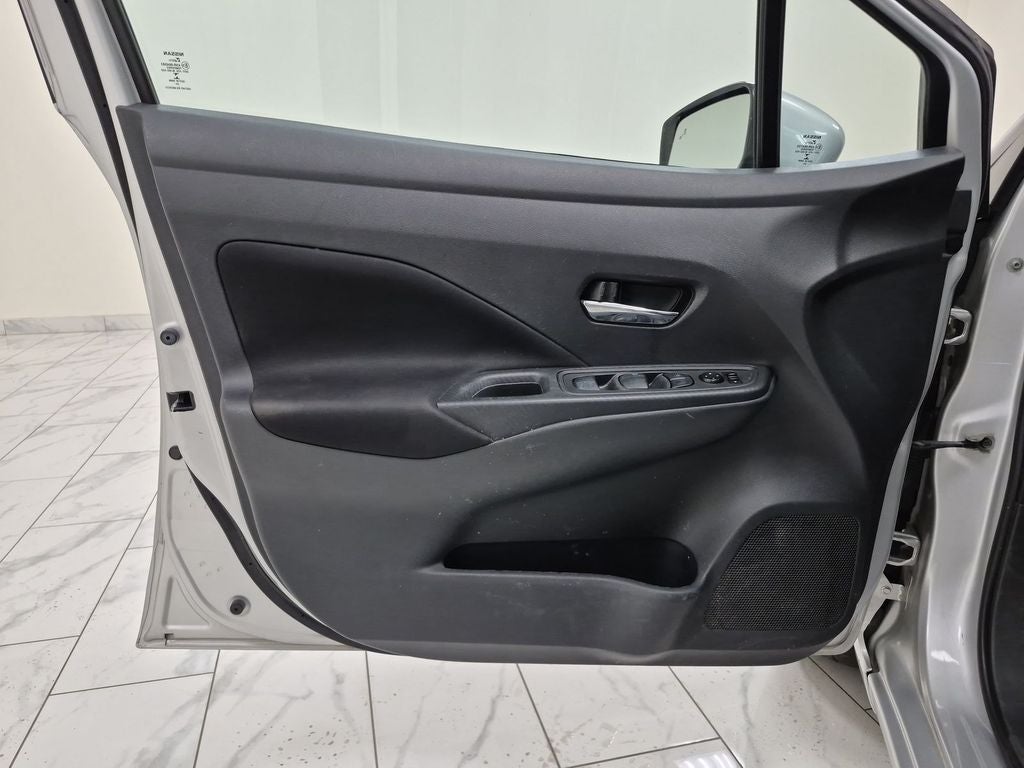 2021 Nissan Versa SV Xtronic CVT