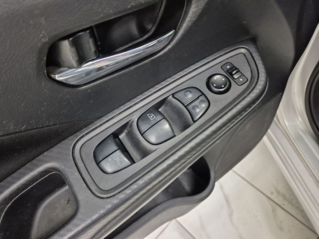 2021 Nissan Versa SV Xtronic CVT