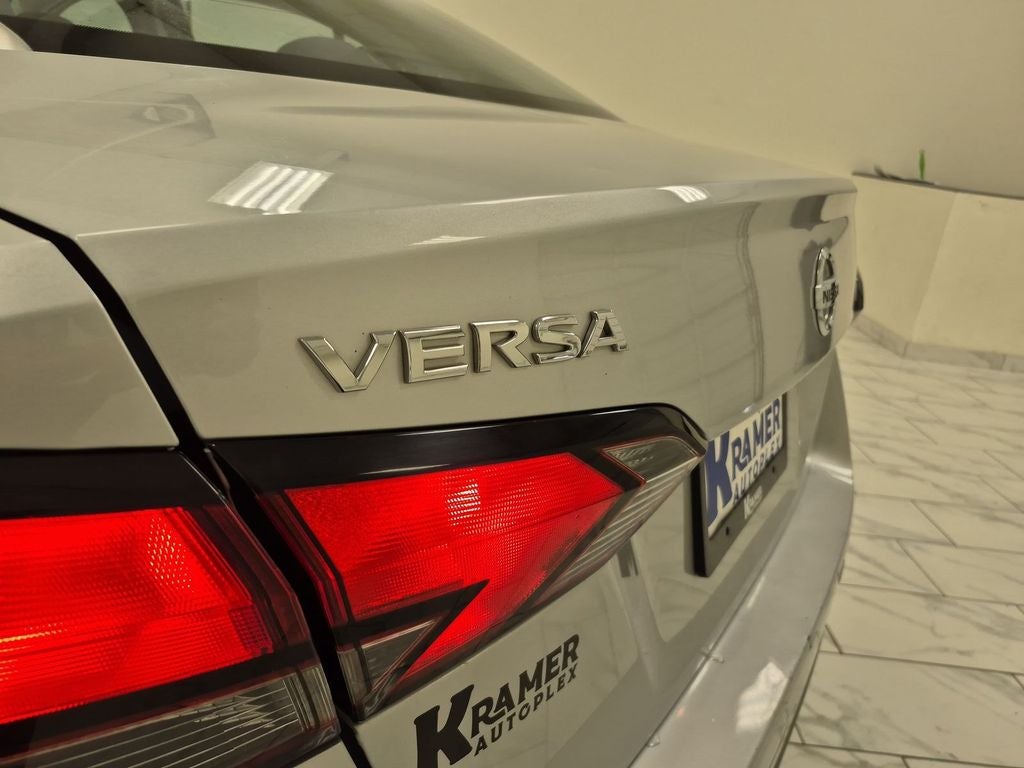 2021 Nissan Versa SV Xtronic CVT