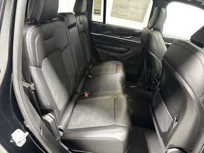 2026 Jeep Grand Cherokee GRAND CHEROKEE LAREDO ALTITUDE 4X2