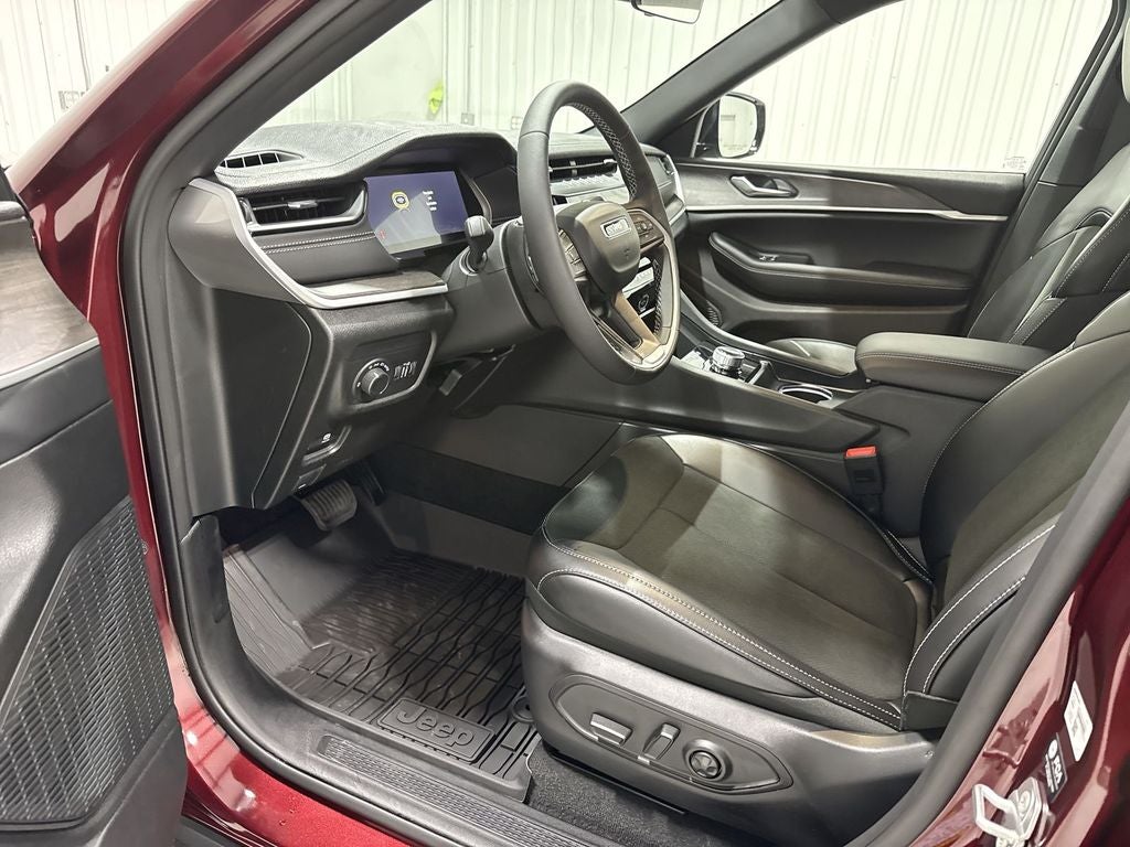 2026 Jeep Grand Cherokee GRAND CHEROKEE LAREDO ALTITUDE 4X2