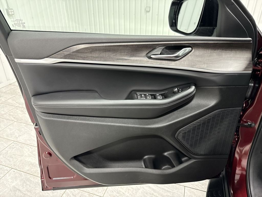 2026 Jeep Grand Cherokee GRAND CHEROKEE LAREDO ALTITUDE 4X2