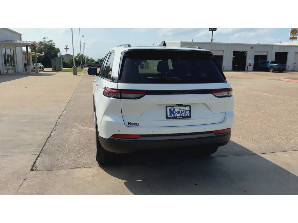 2026 Jeep Grand Cherokee GRAND CHEROKEE LAREDO ALTITUDE 4X2