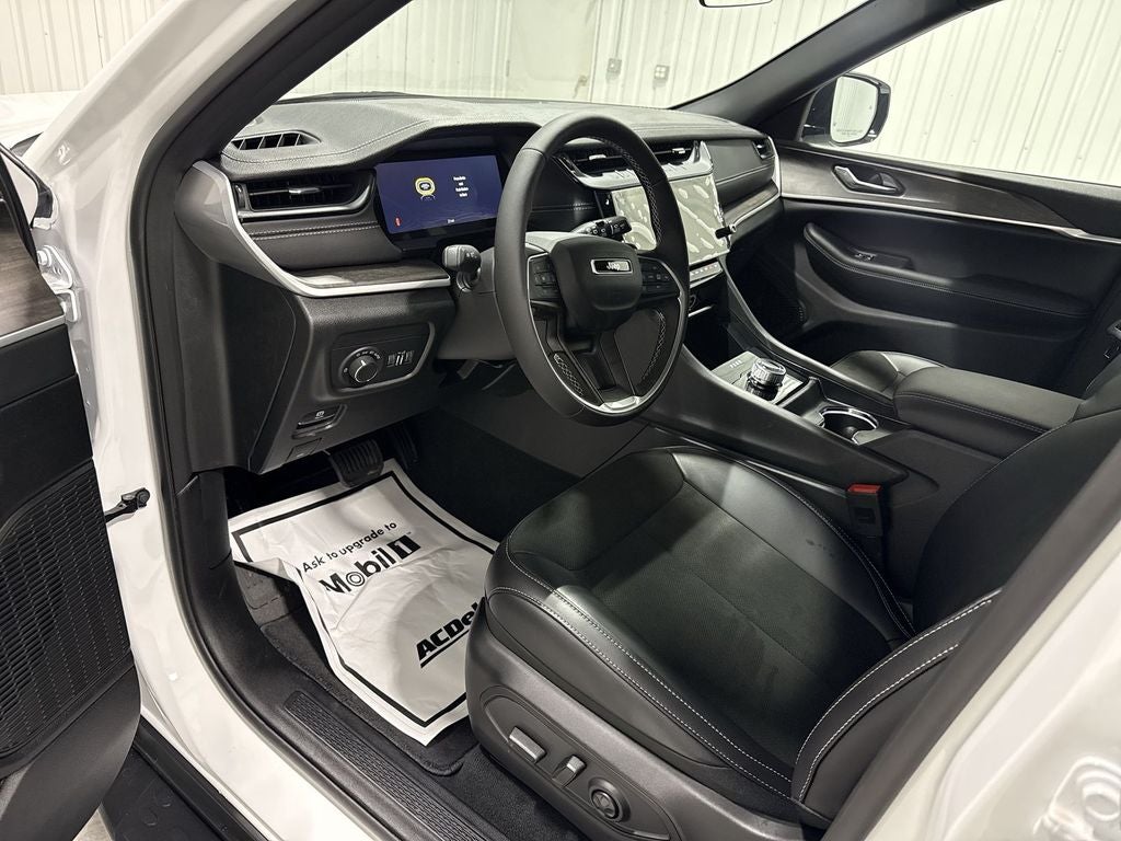 2026 Jeep Grand Cherokee GRAND CHEROKEE LAREDO ALTITUDE 4X2