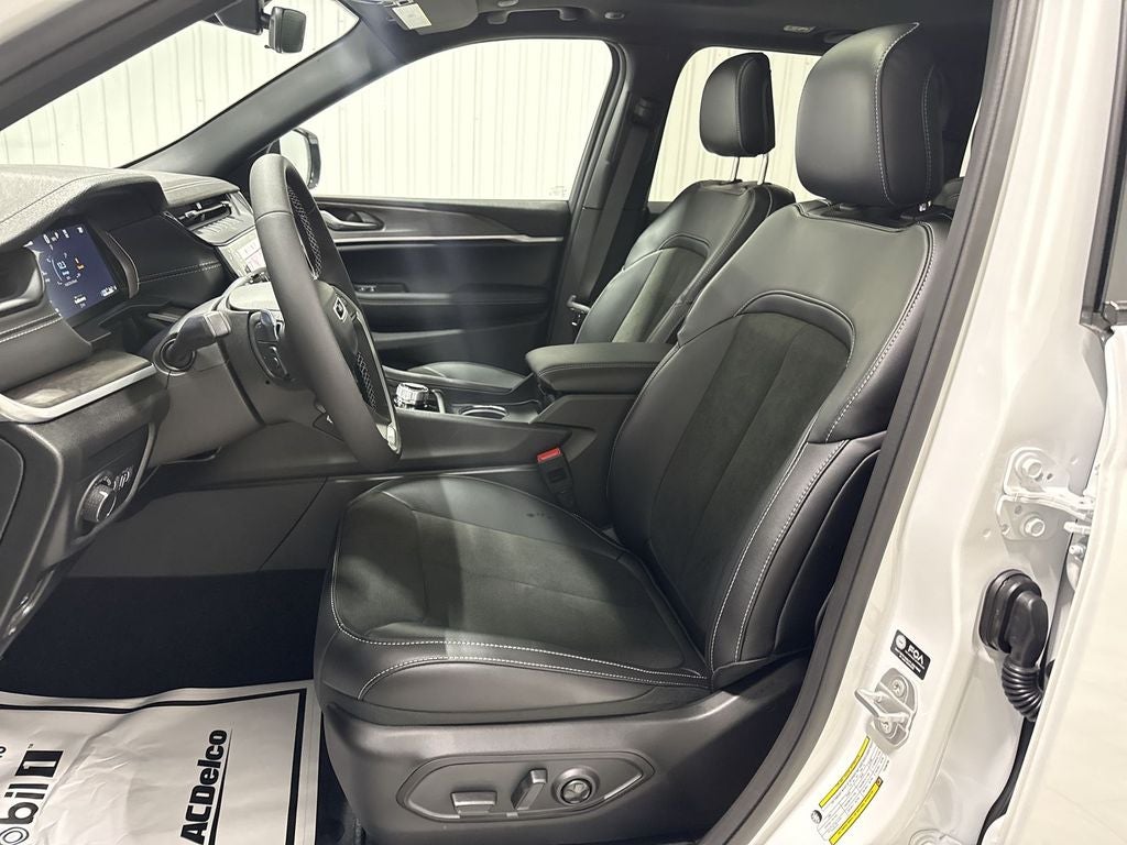 2026 Jeep Grand Cherokee GRAND CHEROKEE LAREDO ALTITUDE 4X2