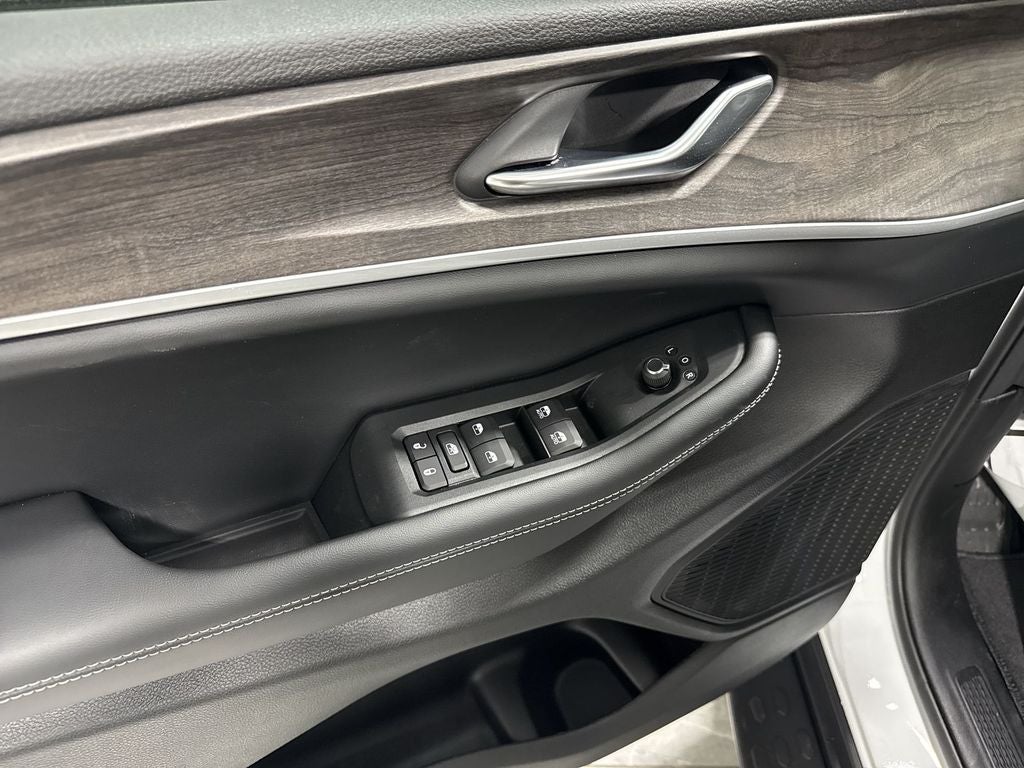 2026 Jeep Grand Cherokee GRAND CHEROKEE LAREDO ALTITUDE 4X2