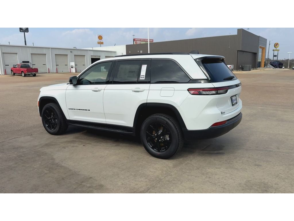 2026 Jeep Grand Cherokee GRAND CHEROKEE LAREDO ALTITUDE 4X2